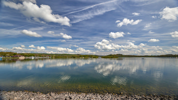 Carsington water harbour reflection polarised.jpg